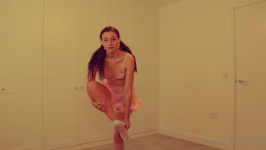 2023 - 07 - 30 - Florescent - Submissive Barbie Girl Strips For You [POOTIE]