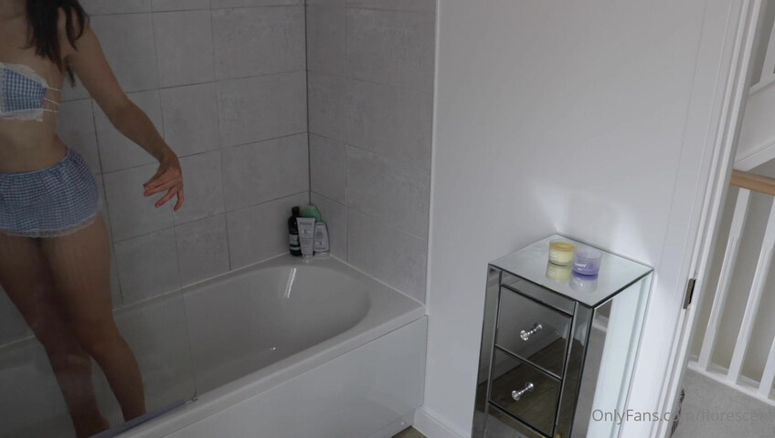 Florescent - Shy Maid Cleans U While U Make Her Dirty