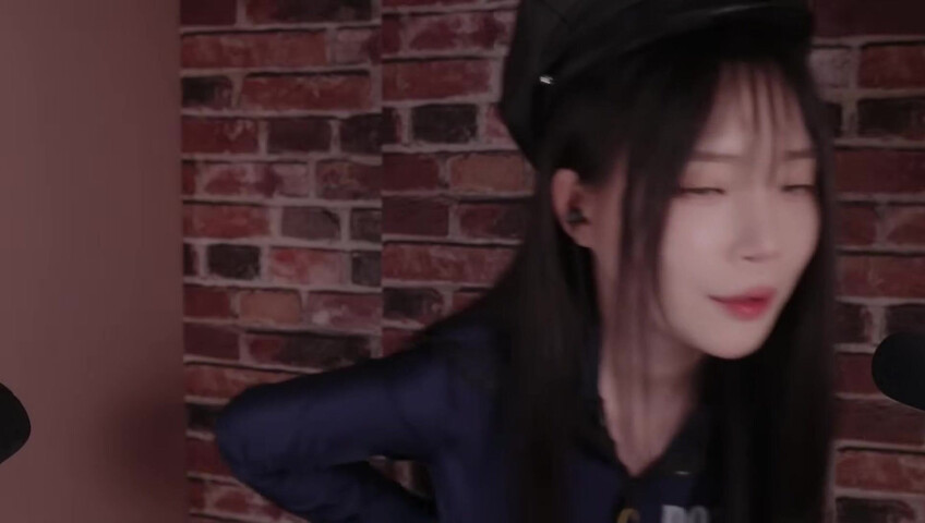 ASMR - Filming Outfit Lookbook & Behind-the-Scenes Chat