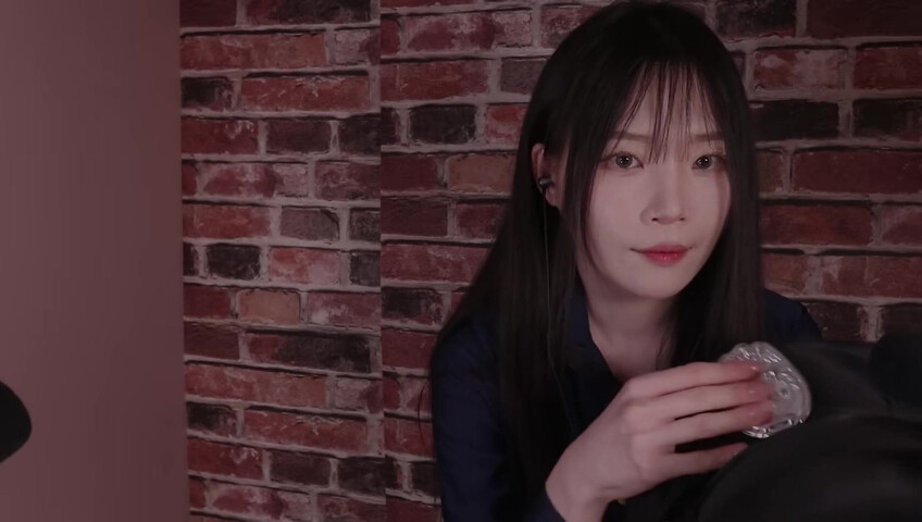 ASMR - Filming Outfit Lookbook & Behind-the-Scenes Chat