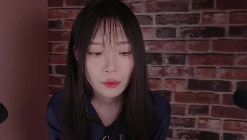 ASMR - Filming Outfit Lookbook & Behind-the-Scenes Chat