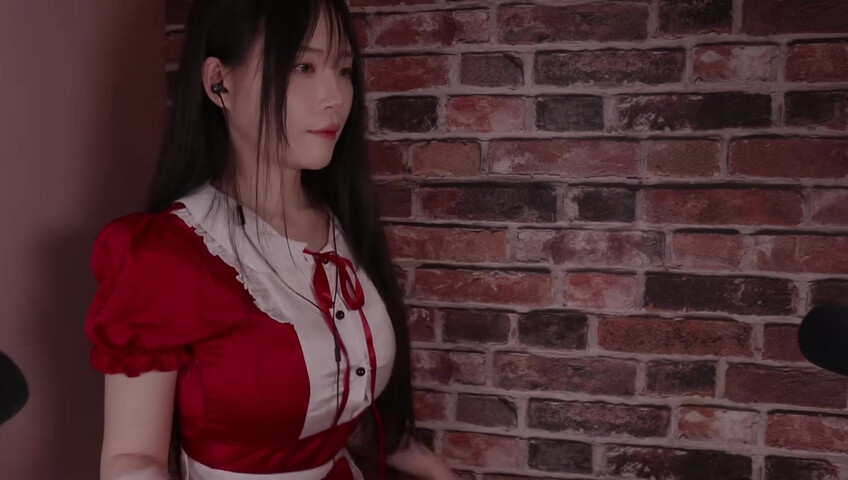 ASMR - Filming Outfit Lookbook & Behind-the-Scenes Chat