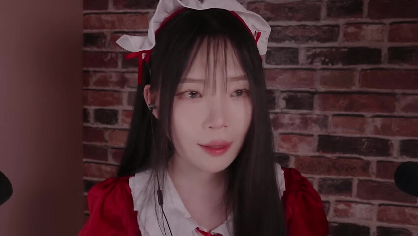 ASMR - Filming Outfit Lookbook & Behind-the-Scenes Chat