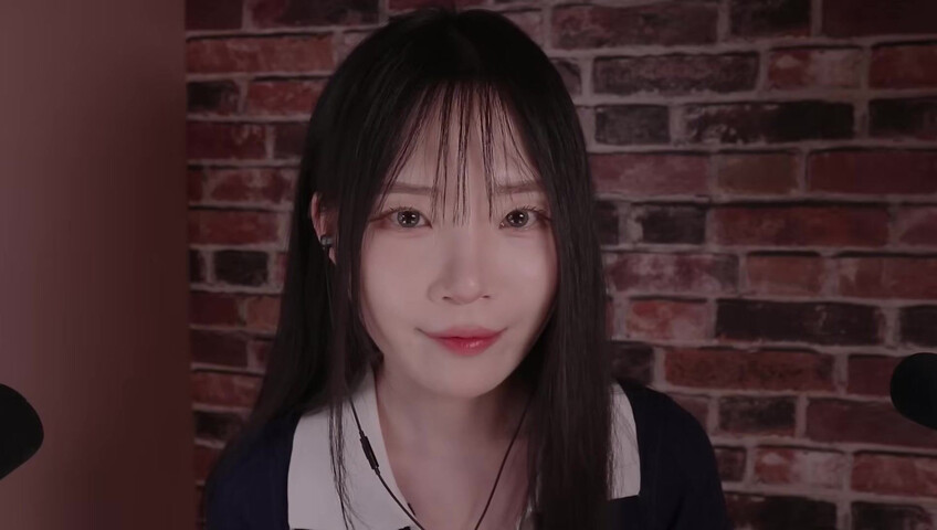 ASMR - Filming Outfit Lookbook & Behind-the-Scenes Chat