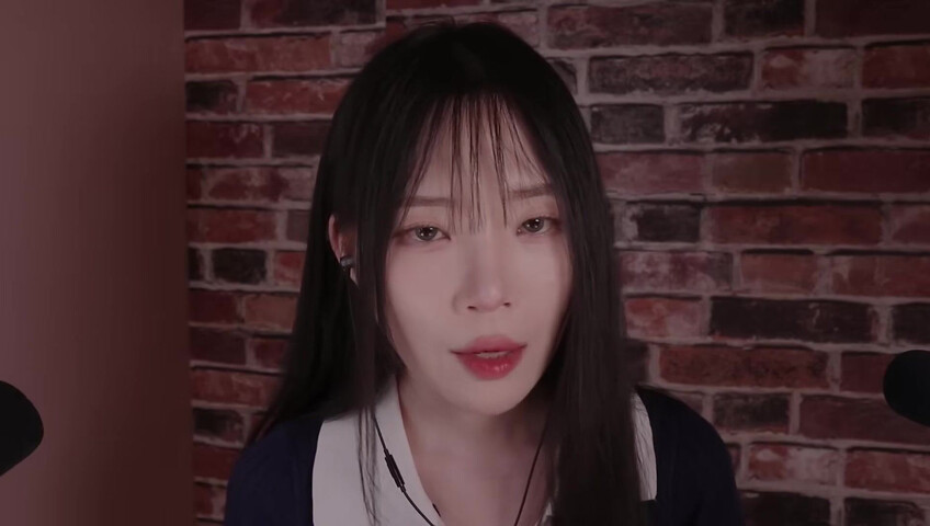 ASMR - Filming Outfit Lookbook & Behind-the-Scenes Chat