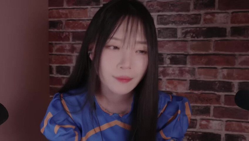 ASMR - Filming Outfit Lookbook & Behind-the-Scenes Chat