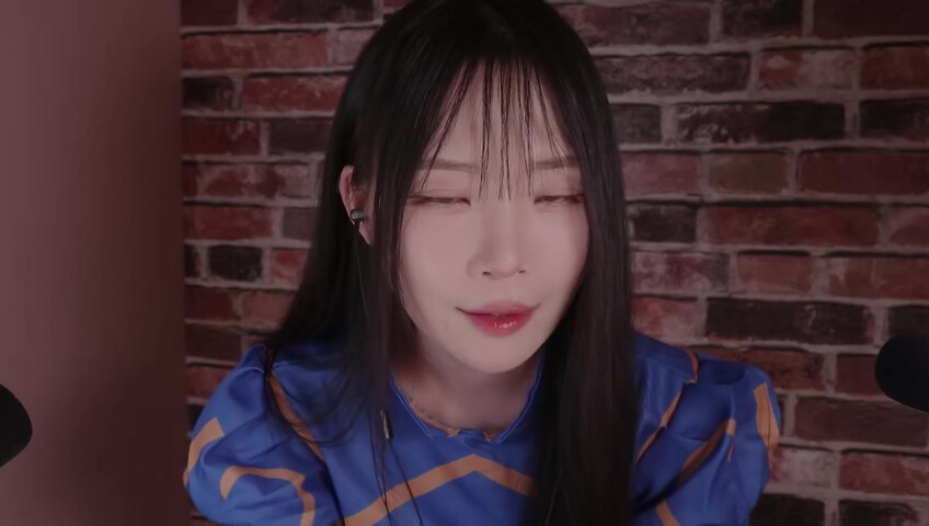 ASMR - Filming Outfit Lookbook & Behind-the-Scenes Chat