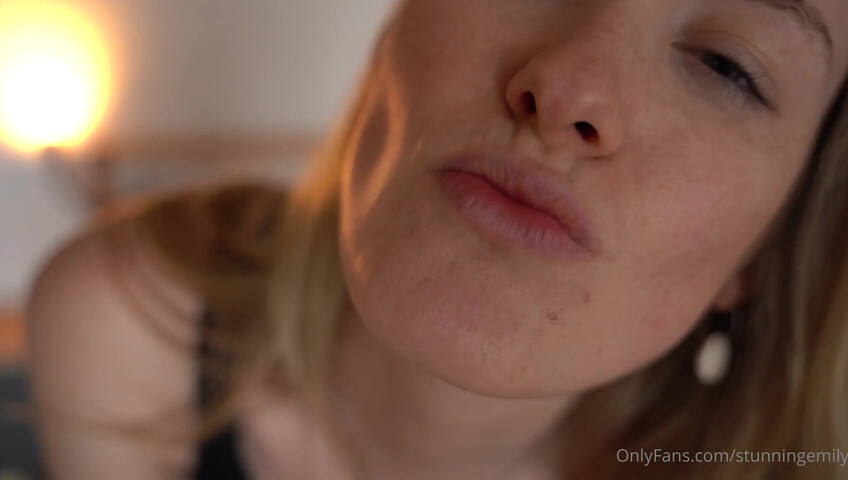 ASMR Emily - Flirty nude valentine's gift