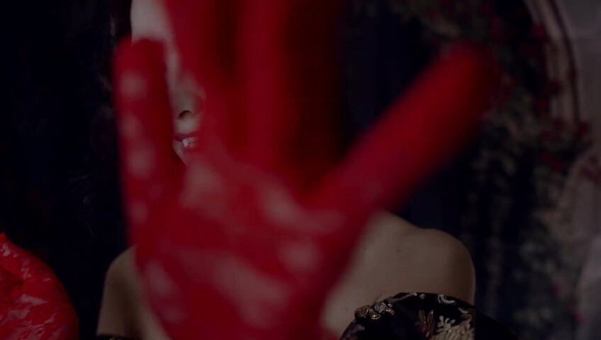 ASMR Glow - Sharon Dubois 2024-11-31 ASMR for members A Vampire Hypnotizes You