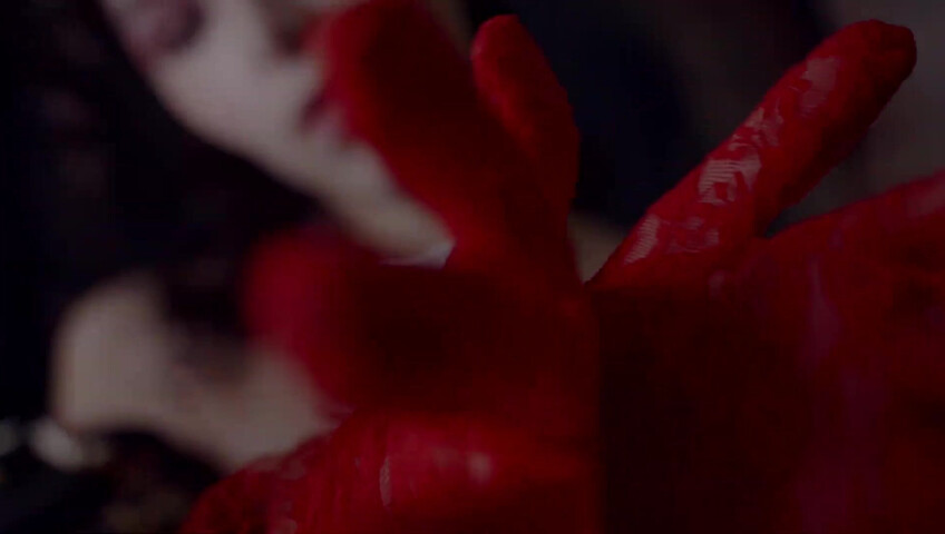 ASMR Glow - Sharon Dubois 2024-11-31 ASMR for members A Vampire Hypnotizes You