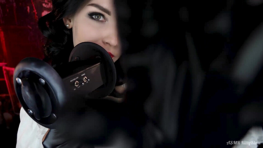 ASMR Kitty Klaw - Lady Dimitrescu Licking & Mouth sounds