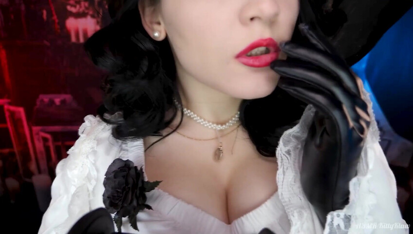 ASMR Kitty Klaw - Lady Dimitrescu Licking & Mouth sounds