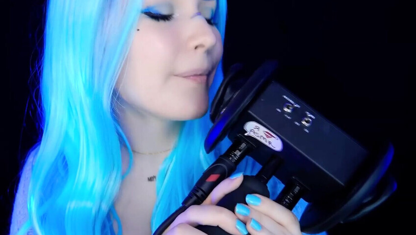 ASMR Kitty Klaw - Licking & Mouth sounds