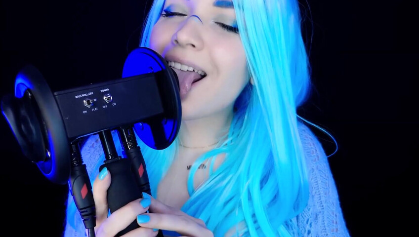 ASMR Kitty Klaw - Licking & Mouth sounds