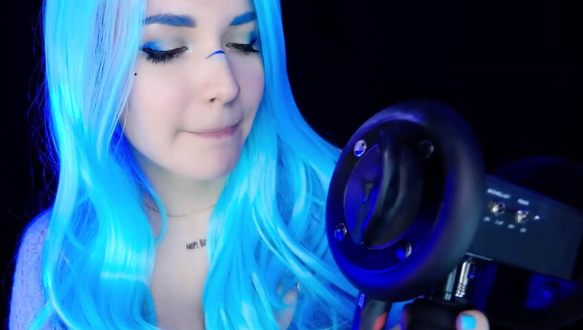 ASMR Kitty Klaw - Licking & Mouth sounds