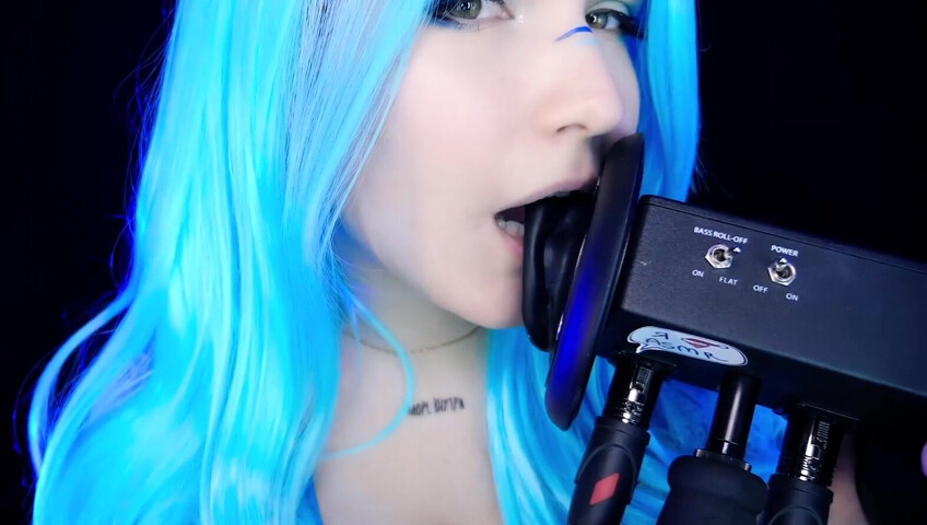 ASMR Kitty Klaw - Licking & Mouth sounds