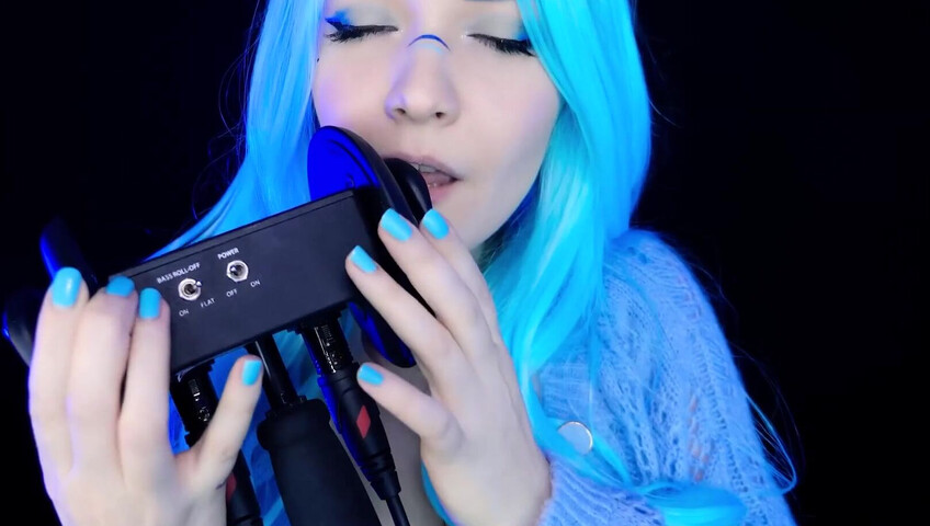 ASMR Kitty Klaw - Licking & Mouth sounds