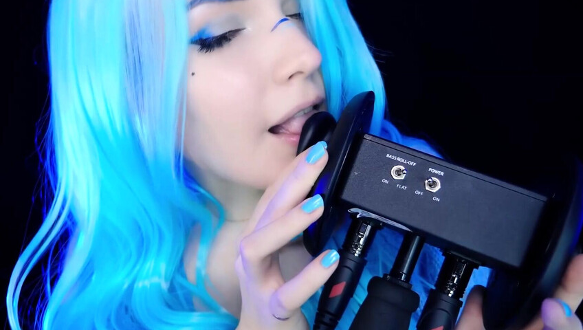 ASMR Kitty Klaw - Licking & Mouth sounds
