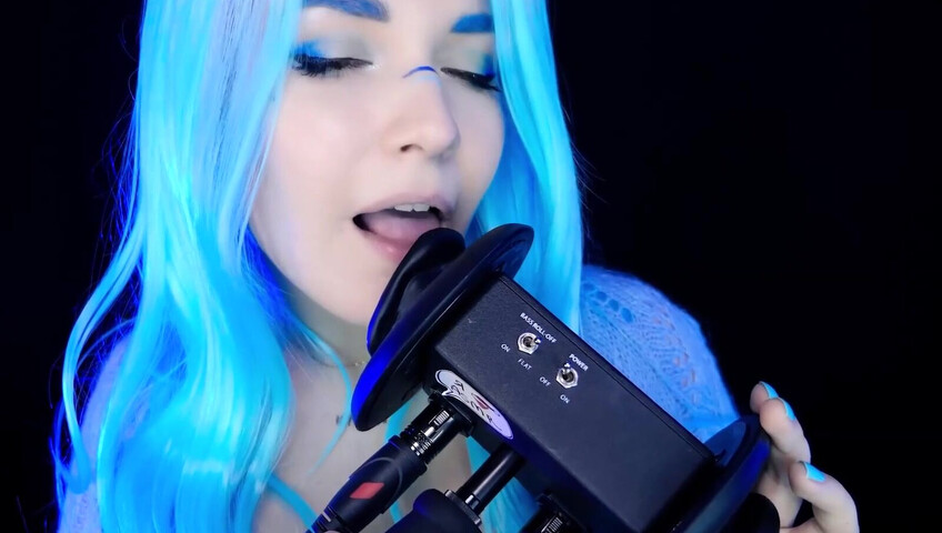 ASMR Kitty Klaw - Licking & Mouth sounds