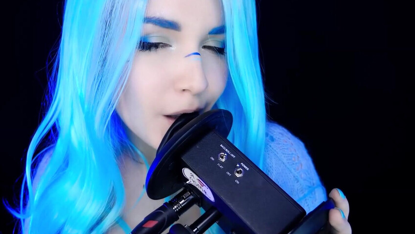 ASMR Kitty Klaw - Licking & Mouth sounds