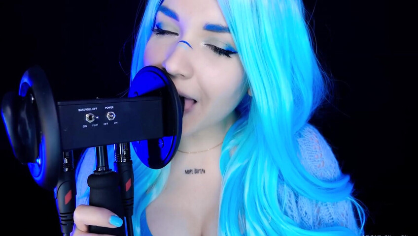 ASMR Kitty Klaw - Licking & Mouth sounds