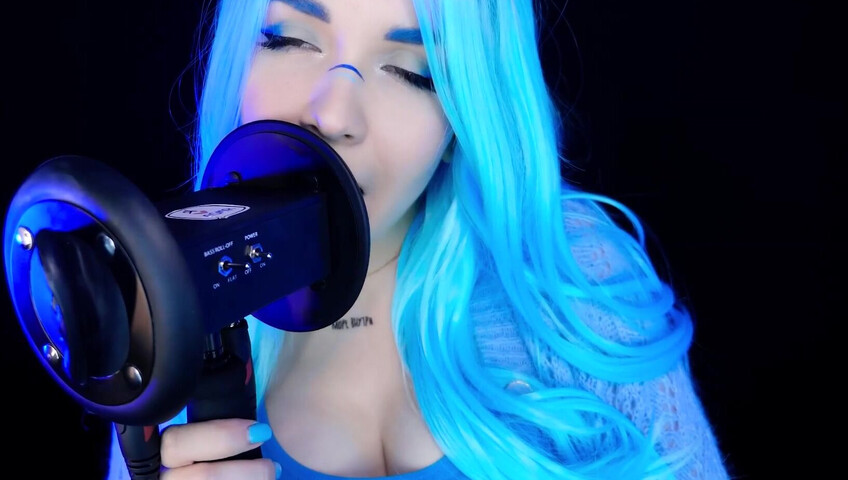 ASMR Kitty Klaw - Licking & Mouth sounds