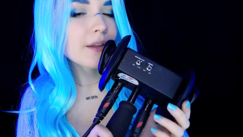 ASMR Kitty Klaw - Licking & Mouth sounds