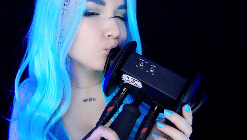 ASMR Kitty Klaw - Licking & Mouth sounds