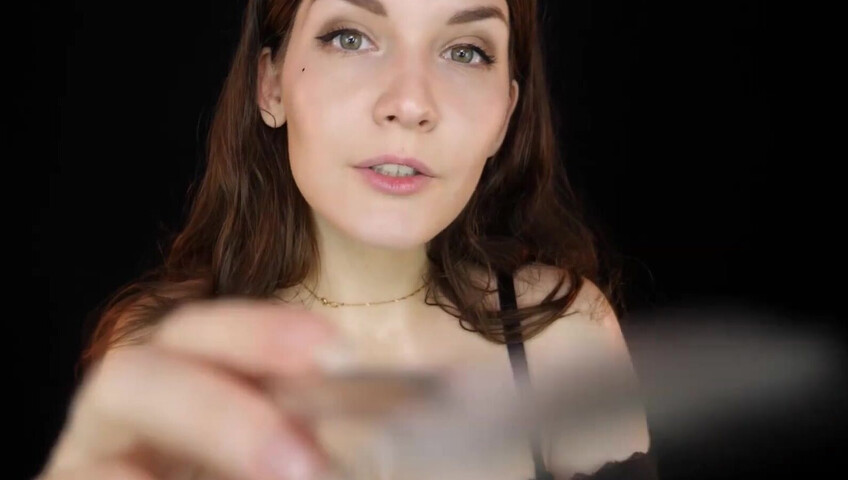 ASMR Kitty Klaw - Relax on a Hot day