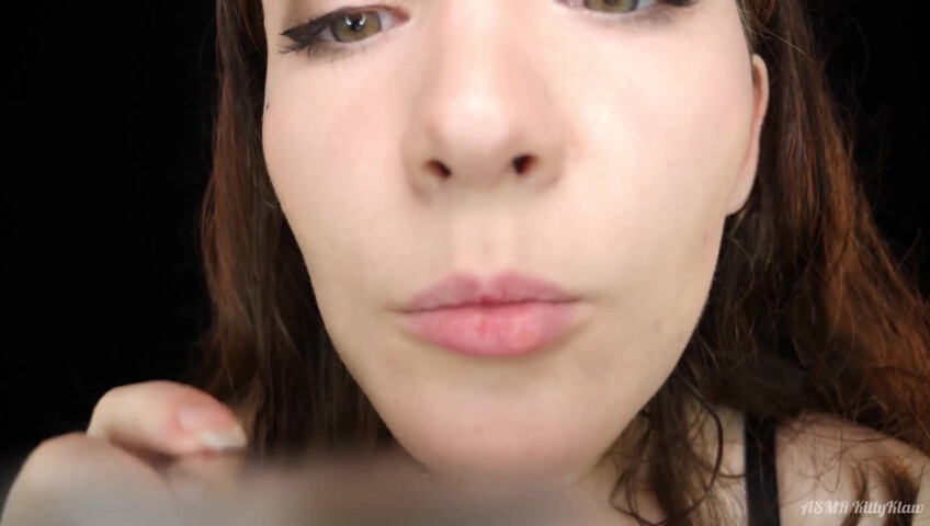 ASMR Kitty Klaw - Relax on a Hot day