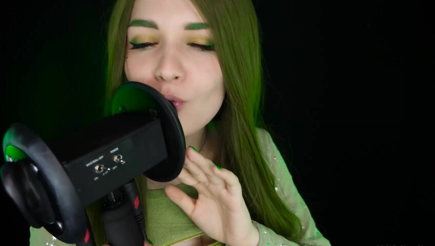 ASMR Kitty Klaw New - Licking & Mouth sounds