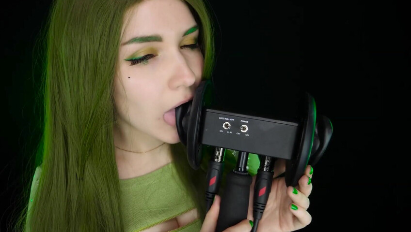 ASMR Kitty Klaw New - Licking & Mouth sounds