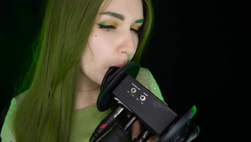 ASMR Kitty Klaw New - Licking & Mouth sounds