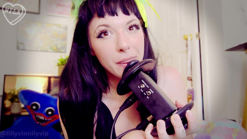 ASMR LillyVinnily - Hot Ear Liking