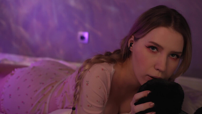 ASMR Mood Crunch Of Ears