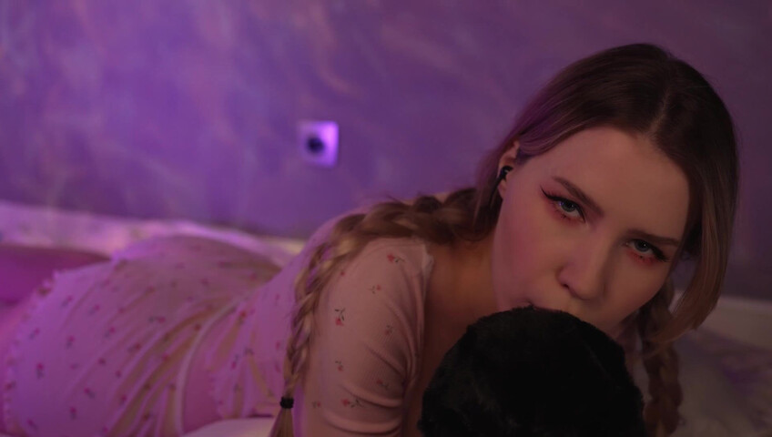 ASMR Mood Crunch Of Ears