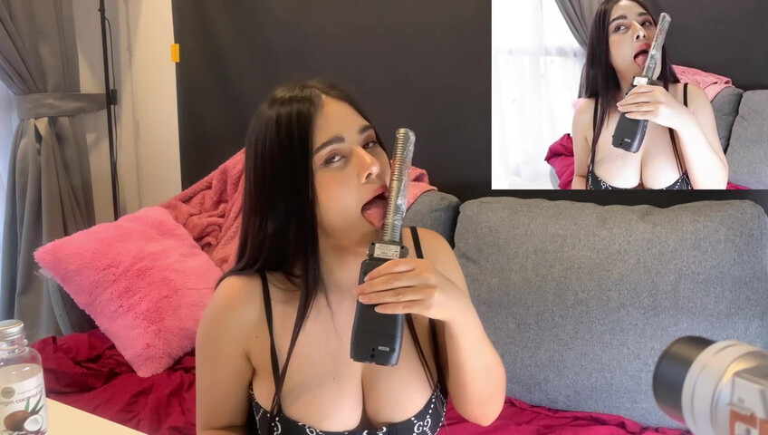 ASMR Wan - Licking and Massage