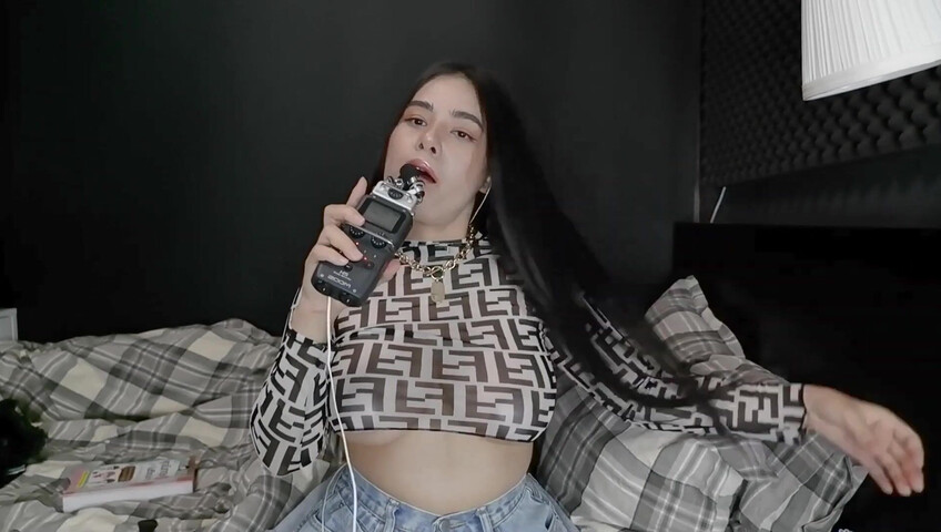 ASMR Wan - Scrathing and mouth sounds