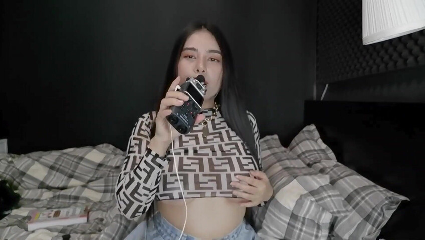 ASMR Wan - Scrathing and mouth sounds