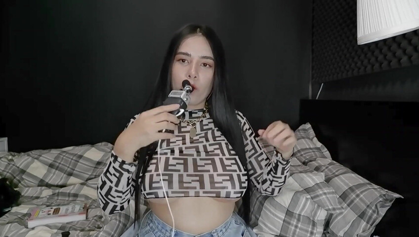 ASMR Wan - Scrathing and mouth sounds