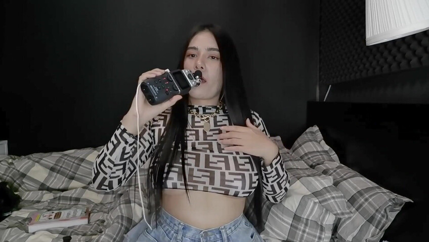 ASMR Wan - Scrathing and mouth sounds