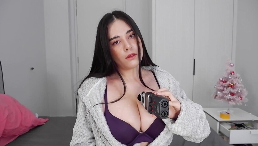 ASMR Wan - Scrathing, tapping on my body at last - Cucumber licking