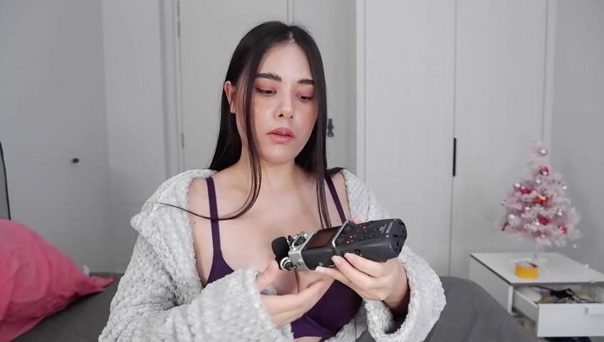 ASMR Wan - Scrathing, tapping on my body at last - Cucumber licking