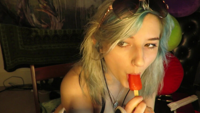 Aftyn Rose - Popsicle Sucking & Mouth Sounds on the Beach