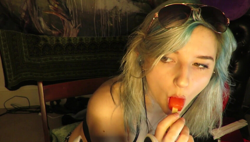 Aftyn Rose - Popsicle Sucking & Mouth Sounds on the Beach