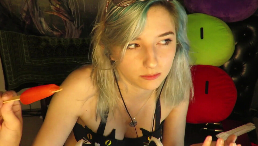 Aftyn Rose - Popsicle Sucking & Mouth Sounds on the Beach