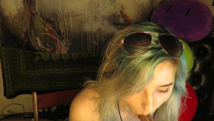 Aftyn Rose - Popsicle Sucking & Mouth Sounds on the Beach