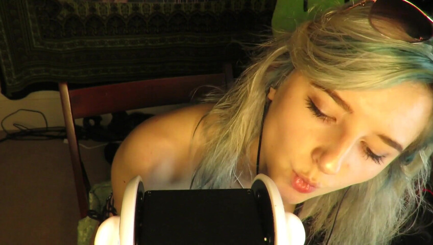 Aftyn Rose - Popsicle Sucking & Mouth Sounds on the Beach