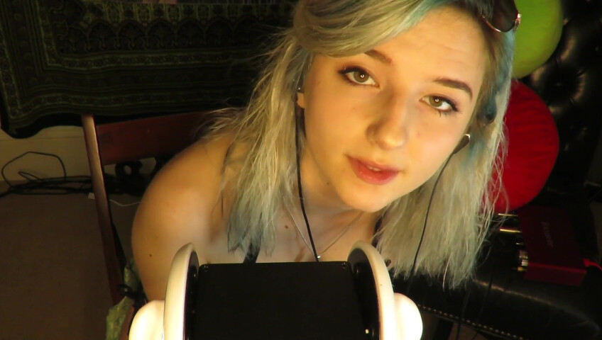 Aftyn Rose - Popsicle Sucking & Mouth Sounds on the Beach