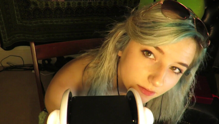 Aftyn Rose - Popsicle Sucking & Mouth Sounds on the Beach